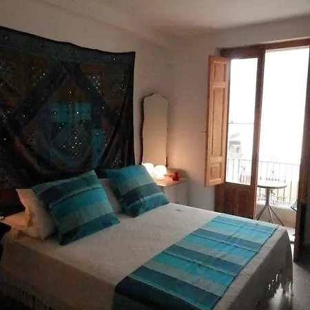 לינה וארוחת בוקר Al Fakhar Ficarra